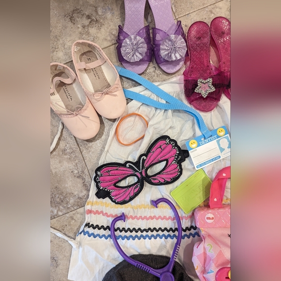 Dress Up/Pretend Play Lot - Picture 3 of 4